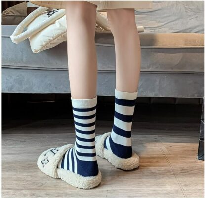 男女韓風街頭簡約橫紋不對稱中筒襪 13