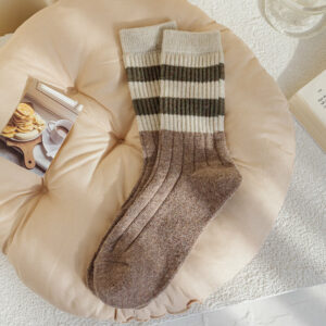 男女士秋冬季加厚保暖學院風中筒羊毛襪